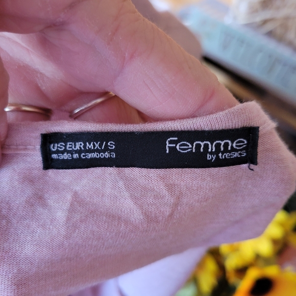 FEMME pink ruffled.sleeve shirt sz small - Picture 3 of 3